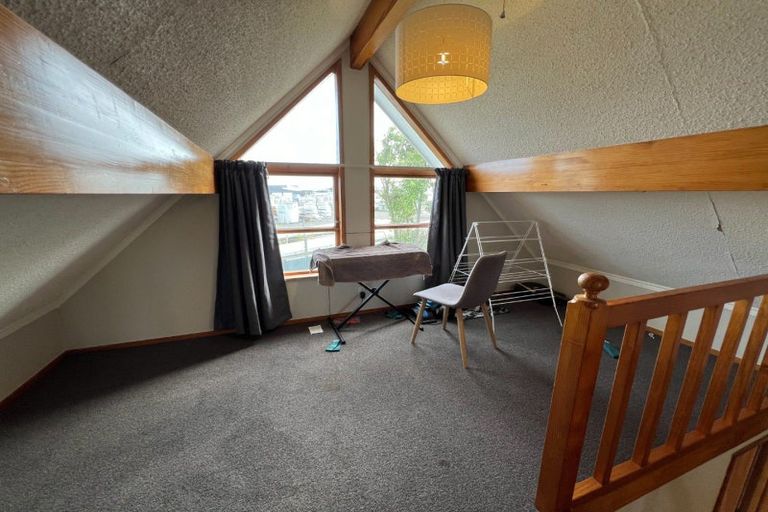 Photo of property in 24 Woodfield Avenue, Roslyn, Palmerston North, 4414