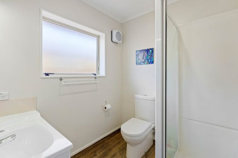 Photo of property in 3 Te Ropata Place, Waikanae Beach, Waikanae, 5036