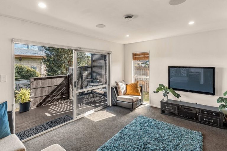 Photo of property in 11 Cowes Street, Avondale, Christchurch, 8061