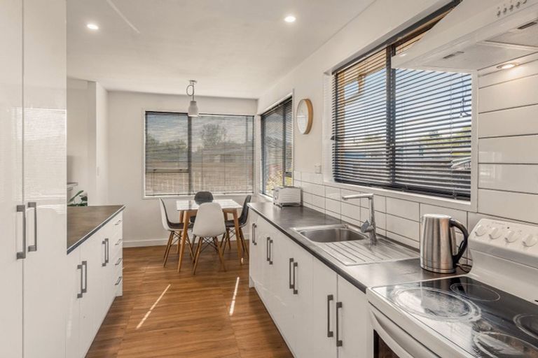 Photo of property in 11 Cowes Street, Avondale, Christchurch, 8061