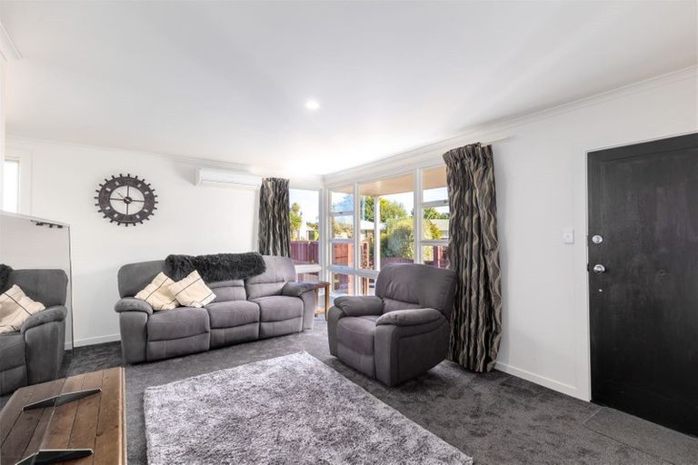 Photo of property in 7 Clipper Place, Redwood, Christchurch, 8051