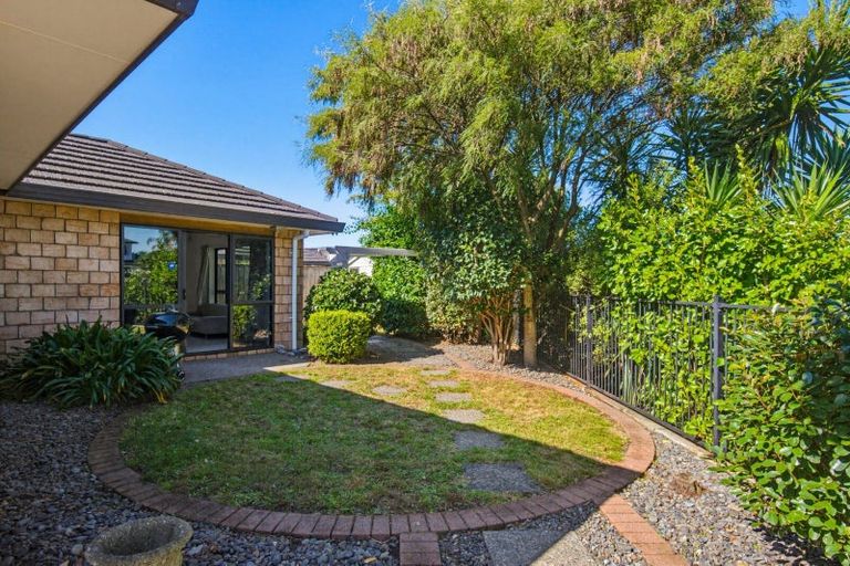 Photo of property in 14 Consort Close, Paraparaumu Beach, Paraparaumu, 5032