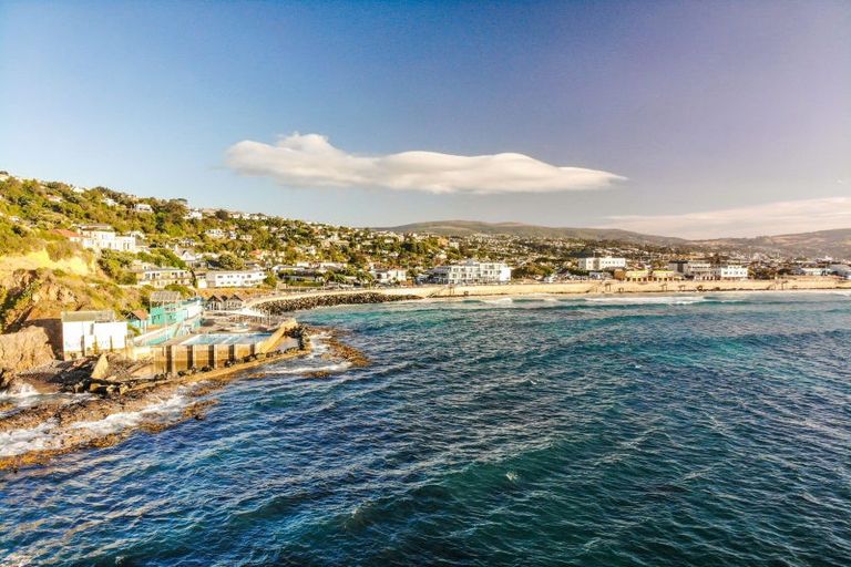 Photo of property in 4 Cliffs Road, Saint Clair, Dunedin, 9012