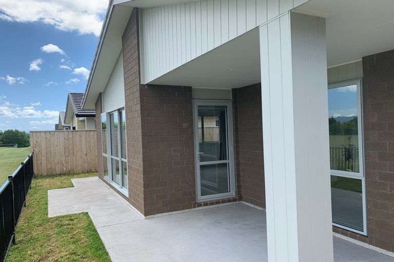 Photo of property in 22 Richardson Road, Omokoroa, 3114