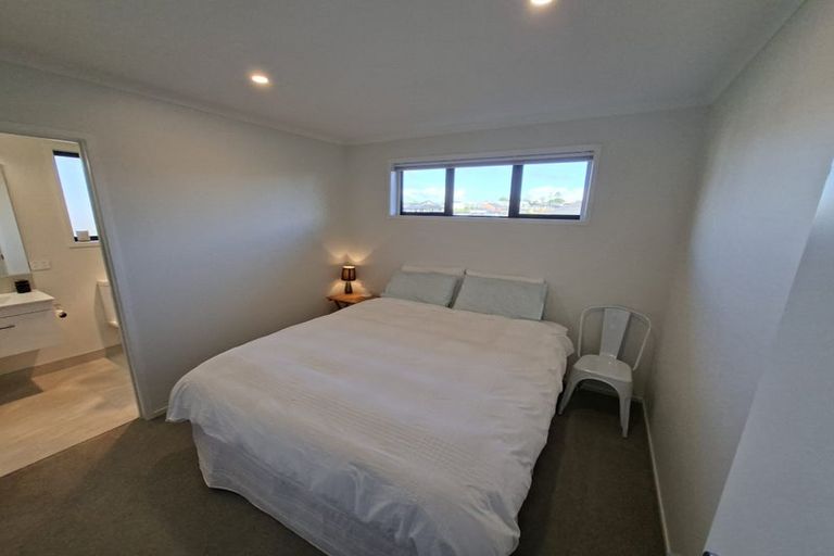 Photo of property in 8 Routeburn Lane, Karaka, Papakura, 2124