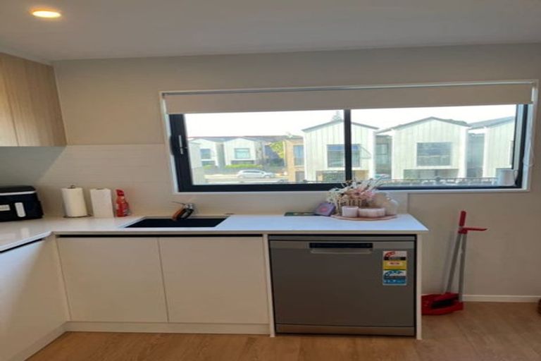 Photo of property in 31 Tukari Lane, Mangere Bridge, Auckland, 2022
