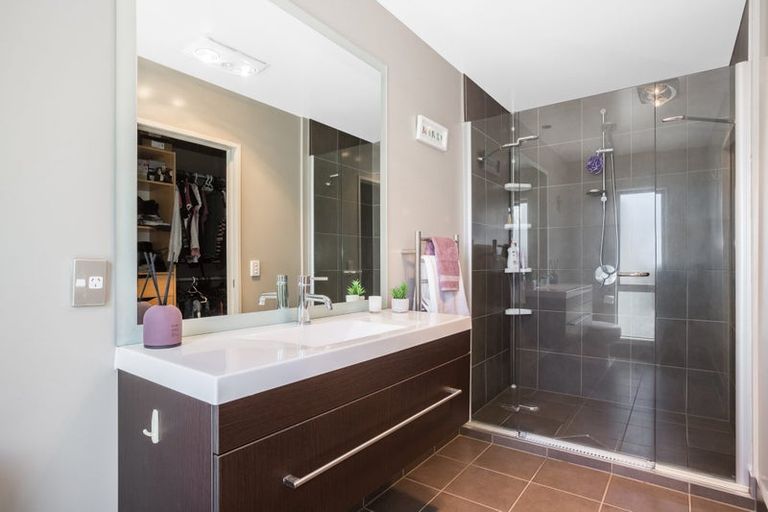 Photo of property in 33 Kahurangi Heights, Aotea, Porirua, 5024