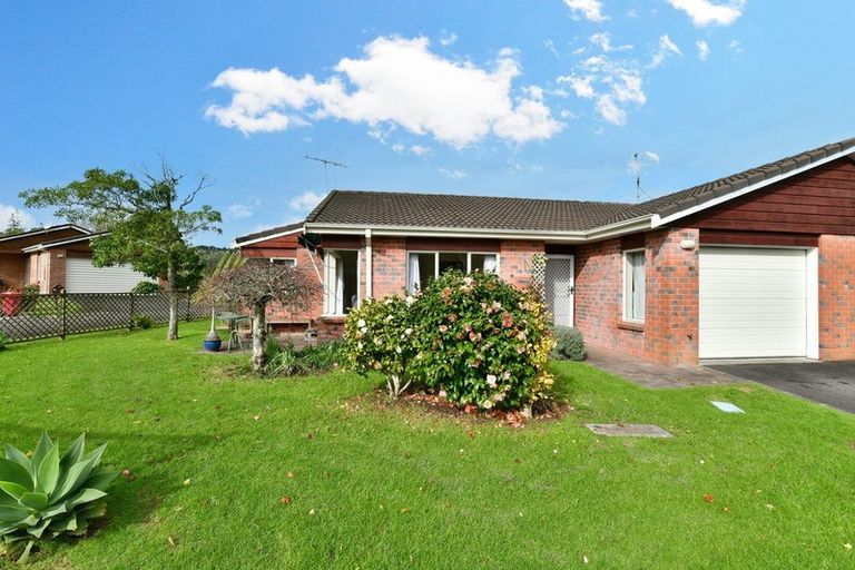 Photo of property in 15 The Grove, Red Beach, 0932