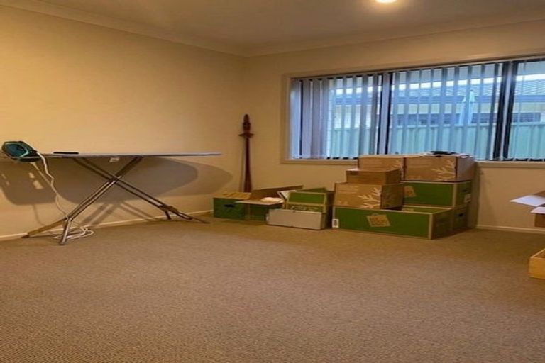 Photo of property in 15 Delta Mews Place, Clive, 4102