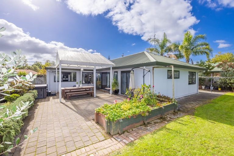 Photo of property in 33 Ayrshire Drive, Grandview Heights, Hamilton, 3200