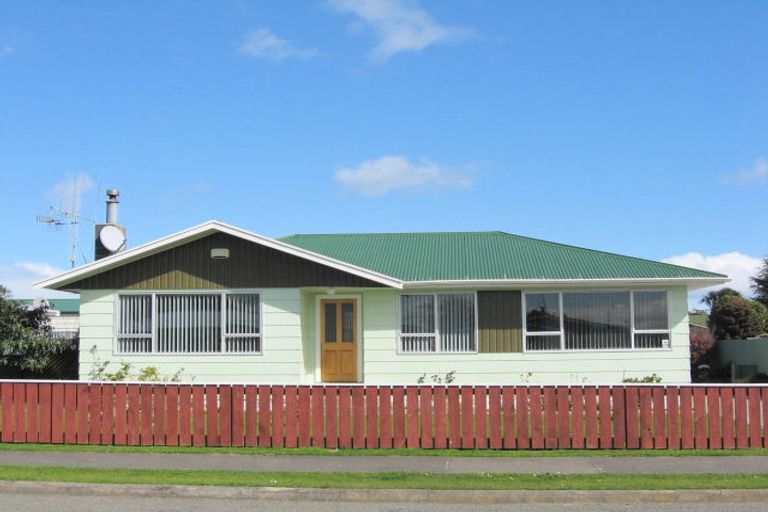 Photo of property in 32 Braemar Street, Levin, 5510