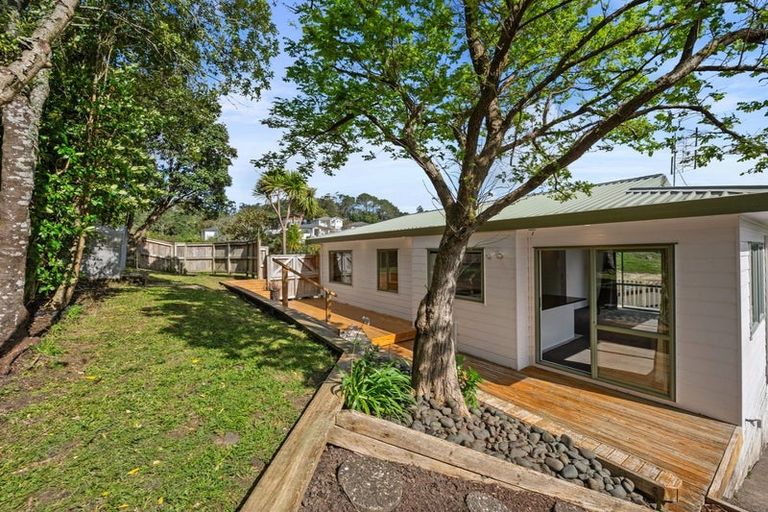 Photo of property in 121b Sunnyside Road, Sunnyvale, Auckland, 0612