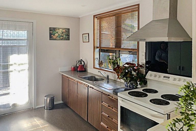 Photo of property in 1 Allardice Street, Dannevirke, 4930