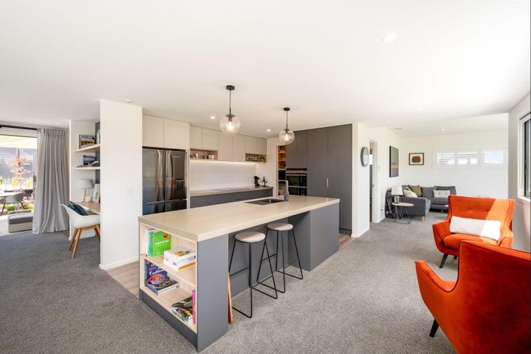 Photo of property in 6 Platinum Ridge, Wanaka, 9305