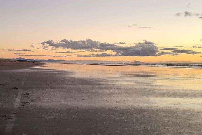 Photo of property in 18 Marine Parade South, Foxton Beach, Foxton, 4815