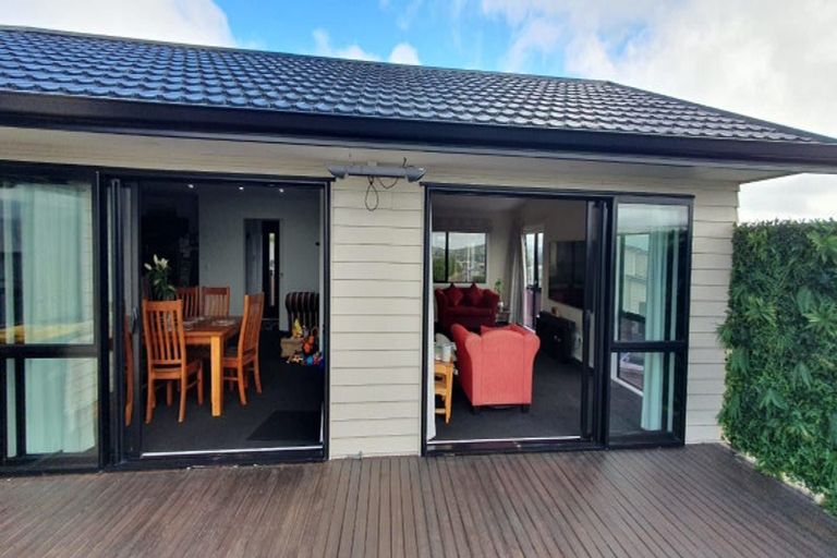 Photo of property in 11 Havana Rise, Grenada Village, Wellington, 6037