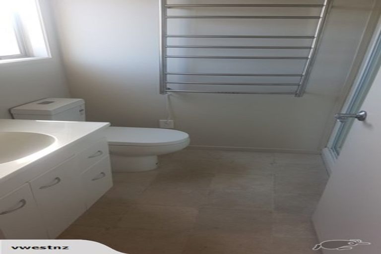 Photo of property in 1 Rena Place, Whitianga, 3510