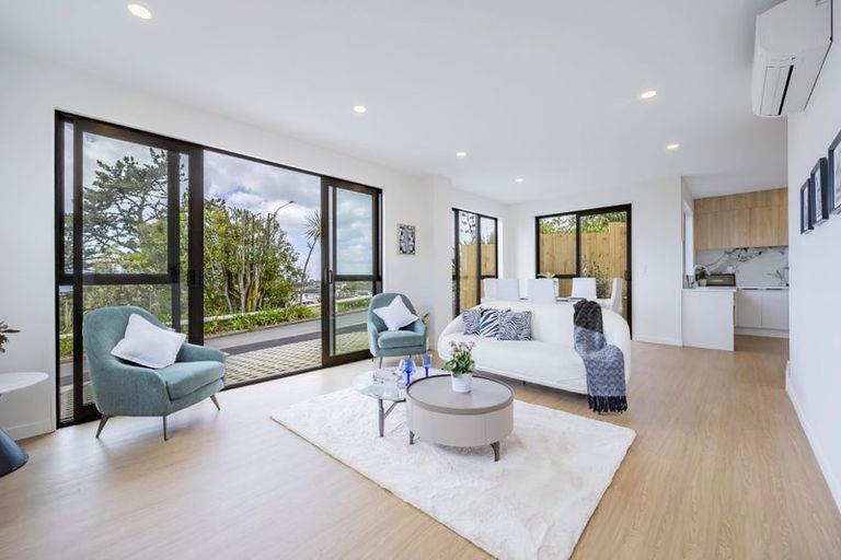 Photo of property in 744 East Coast Road, Pinehill, Auckland, 0630