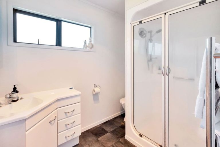 Photo of property in 1/65 Nigel Road, Browns Bay, Auckland, 0630