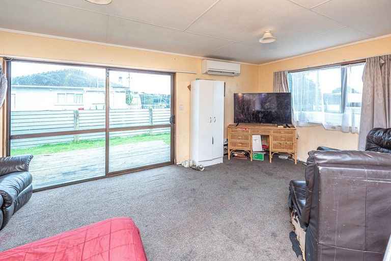 Photo of property in 35 Carson Street, Castlecliff, Whanganui, 4501