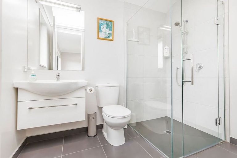 Photo of property in 20 Mervyn Kemp Drive, Tawa, Wellington, 5028