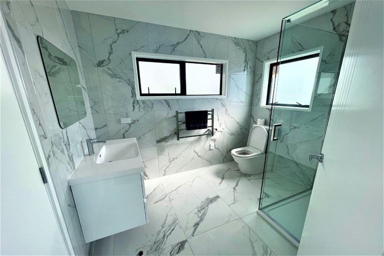 Photo of property in 14 Bonnard Place, West Harbour, Auckland, 0618