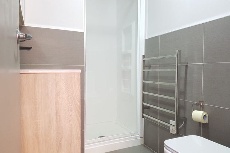 Photo of property in 14 Bruce Road, Glenfield, Auckland, 0629