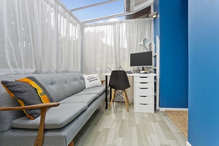 Photo of property in 5/6 Bond Crescent, Forrest Hill, Auckland, 0620