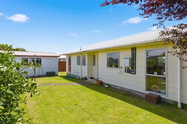 Photo of property in 2 Cargill Street, Levin, 5510