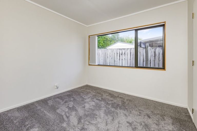 Photo of property in 4b Skilgate Avenue, New Lynn, Auckland, 0600