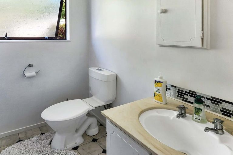 Photo of property in 40 Gemstone Drive, Birchville, Upper Hutt, 5018