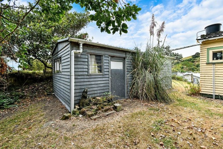 Photo of property in 130 Maunsell Road, Port Waikato, 2695