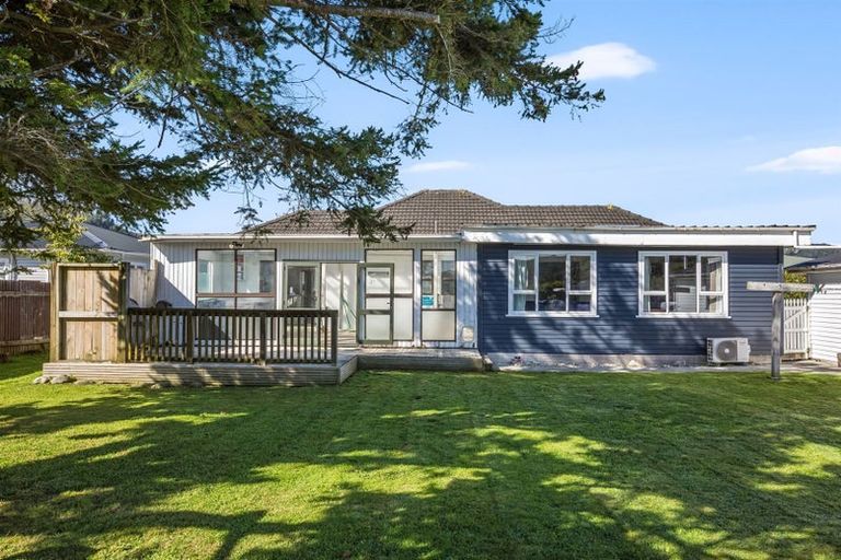 Photo of property in 4 Russell Road, Wainuiomata, Lower Hutt, 5014