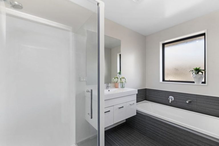 Photo of property in 19 Lloyds Close, Rolleston, 7614