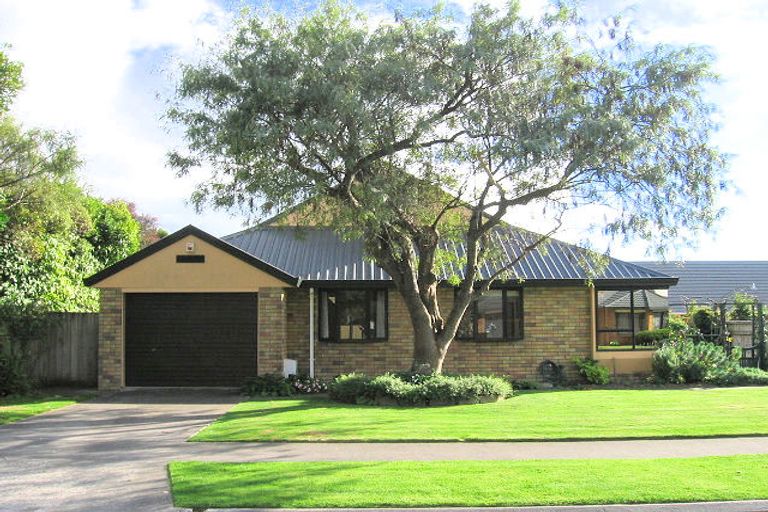 Photo of property in 20 Karu Crescent, Waikanae, 5036