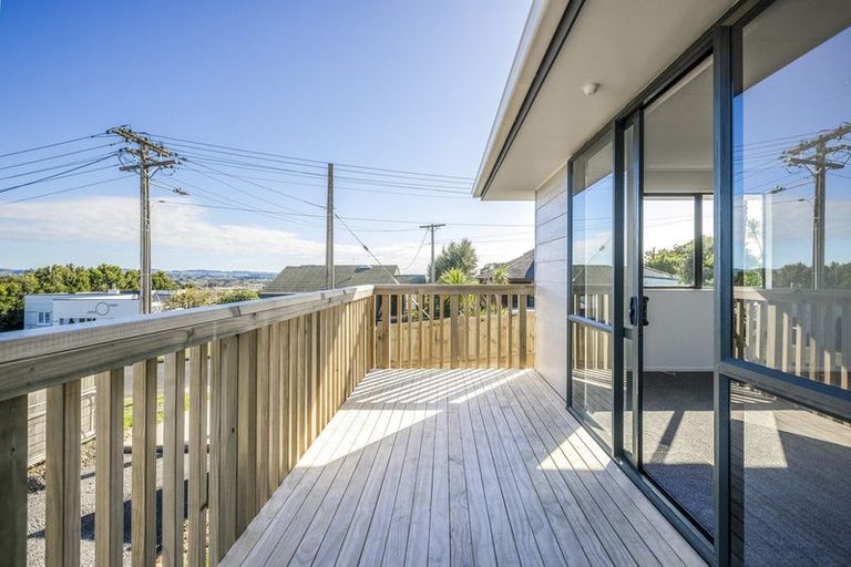 Photo of property in 18 St James Avenue, Helensville, 0800