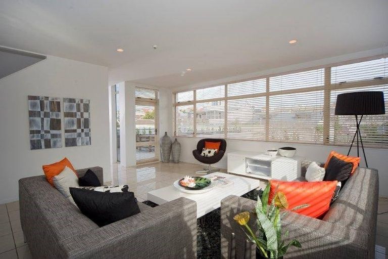 Photo of property in 30 York Street, Russell, 0202