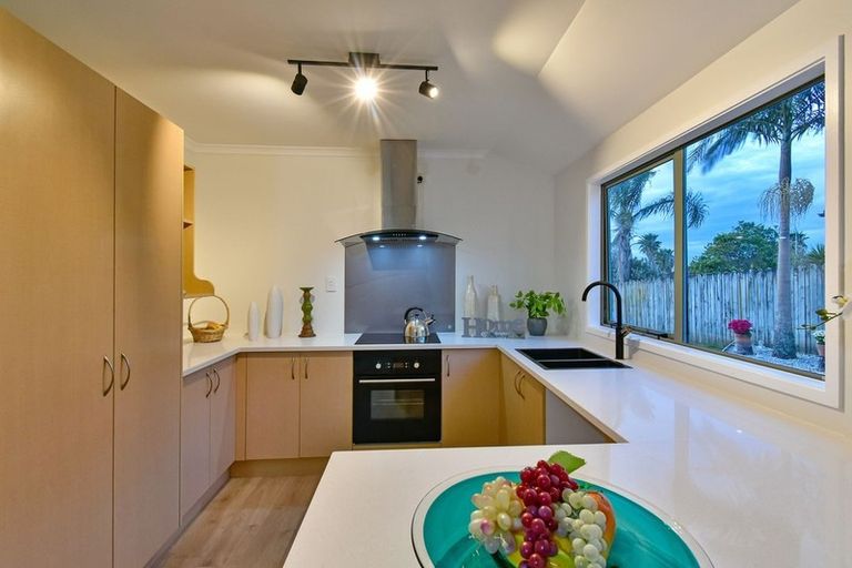 Photo of property in 41 Robin Brooke Drive, Flat Bush, Auckland, 2019