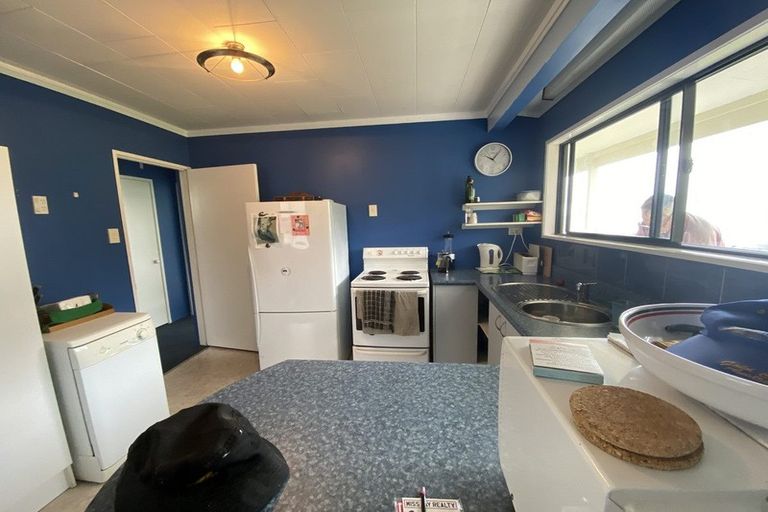 Photo of property in 12 Point Road, Mokau, 4376