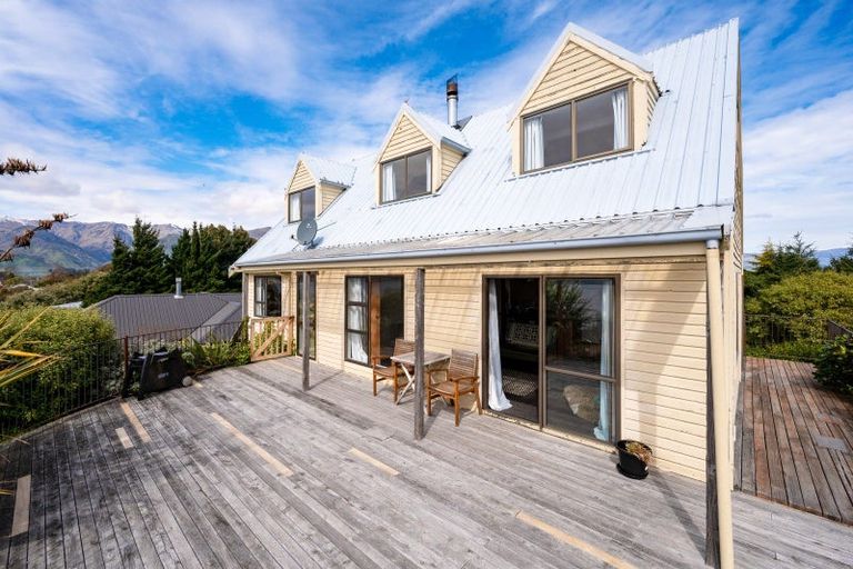 Photo of property in 111 Lakeview Terrace, Lake Hawea, Wanaka, 9382