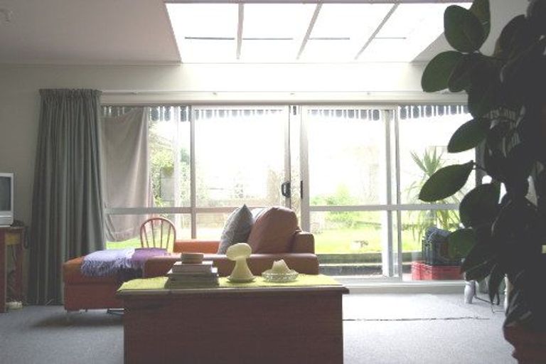 Photo of property in 2 Foyle Street, Island Bay, Wellington, 6023