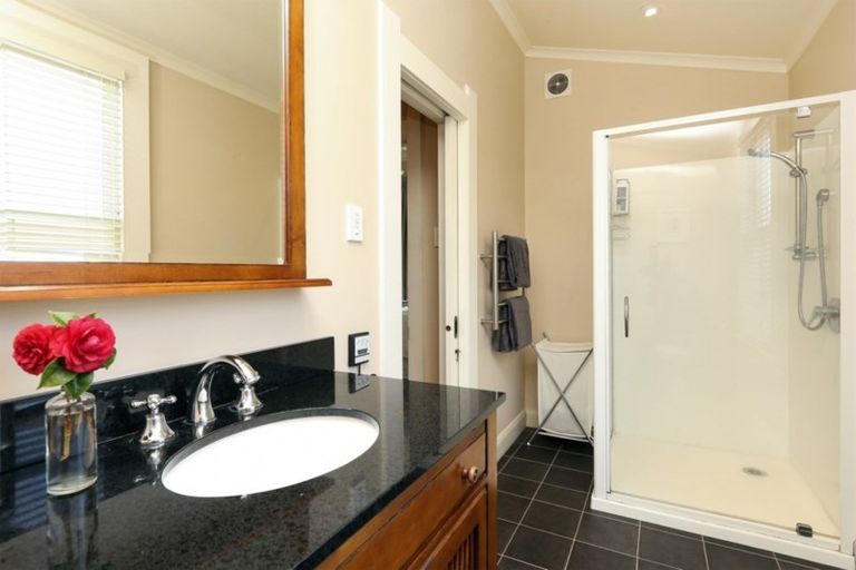 Photo of property in 100 Auckland Road, Greenmeadows, Napier, 4112