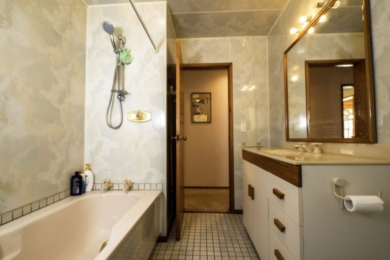 Photo of property in 24 James Kemp Place, Kerikeri, 0230