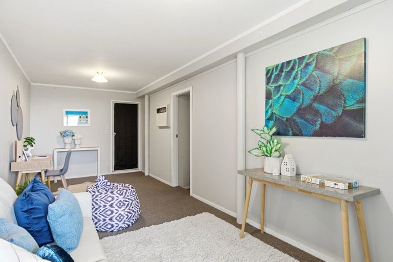 Photo of property in 10 Laurent Place, Kingston, Wellington, 6021