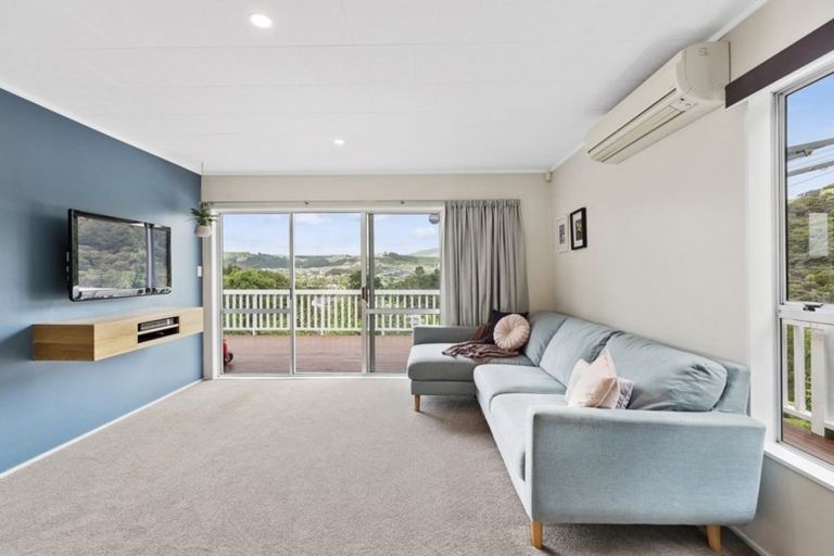 Photo of property in 17 The Sounding, Whitby, Porirua, 5024