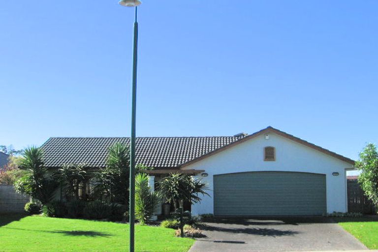 Photo of property in 10 Millstone Lane, Henderson, Auckland, 0612