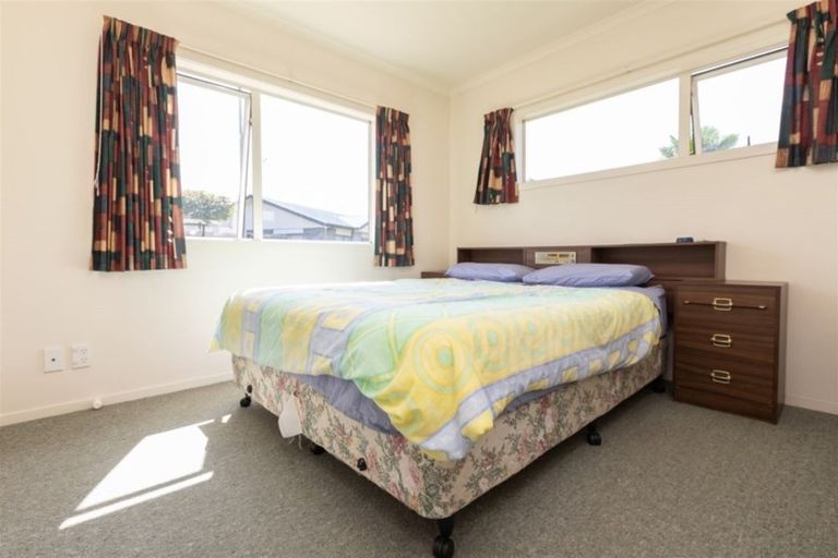 Photo of property in 48 Catalina Drive, Melville, Hamilton, 3206