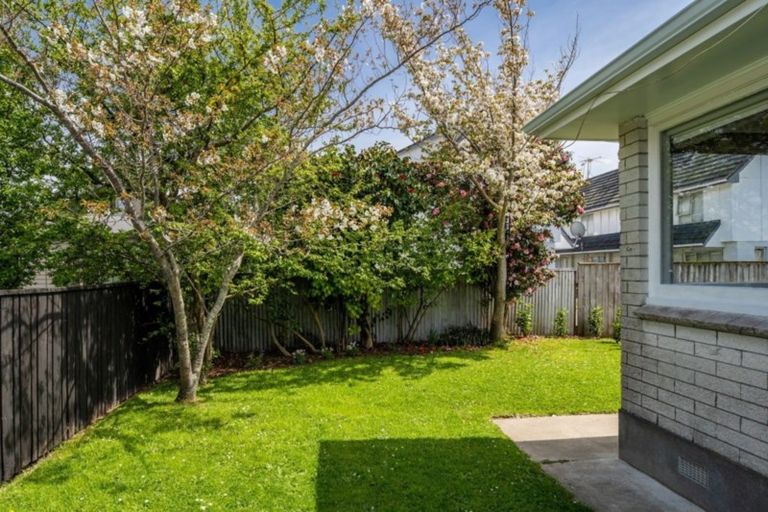 Photo of property in 9a Heather Grove, Fairfield, Lower Hutt, 5011