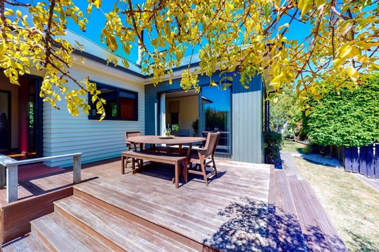 Photo of property in 5 Lillian Street, Belmont, Lower Hutt, 5010