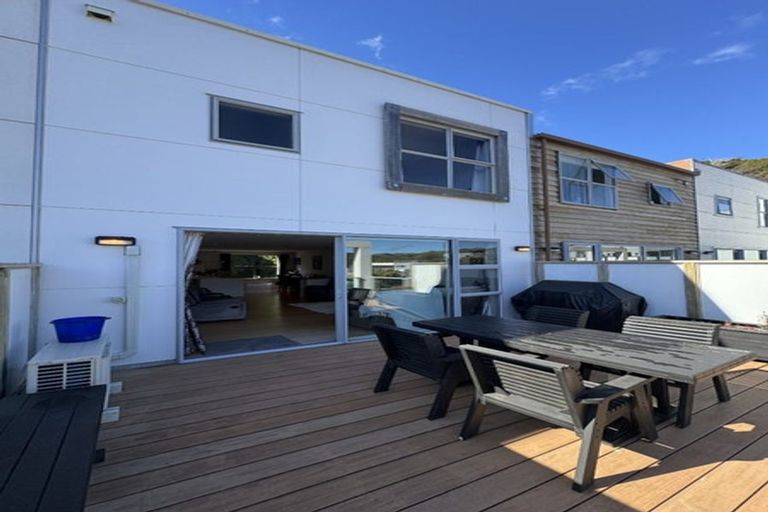 Photo of property in 9 Saddleback Grove, Karori, Wellington, 6012